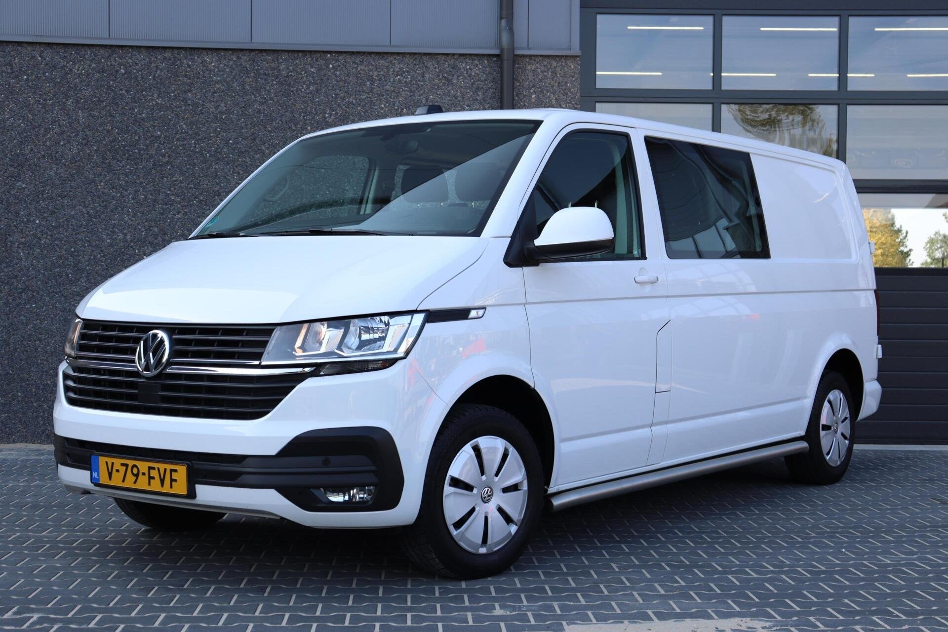 Volkswagen Transporter 2.0 TDI L2H1 HIGHLINE l AUTOMAAT l DU, Auto's, Bestelauto's, Stof, Gebruikt, Euro 6, 4 cilinders