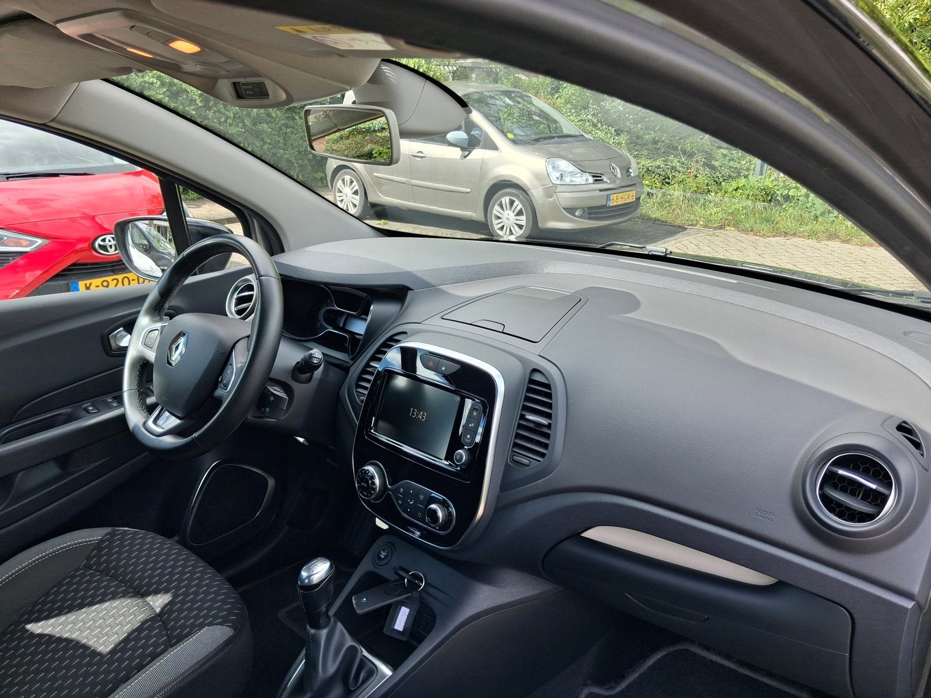 Foto 12 van Renault Captur 0.9 TCe Intens LED clima Navi pdc lage km ALL