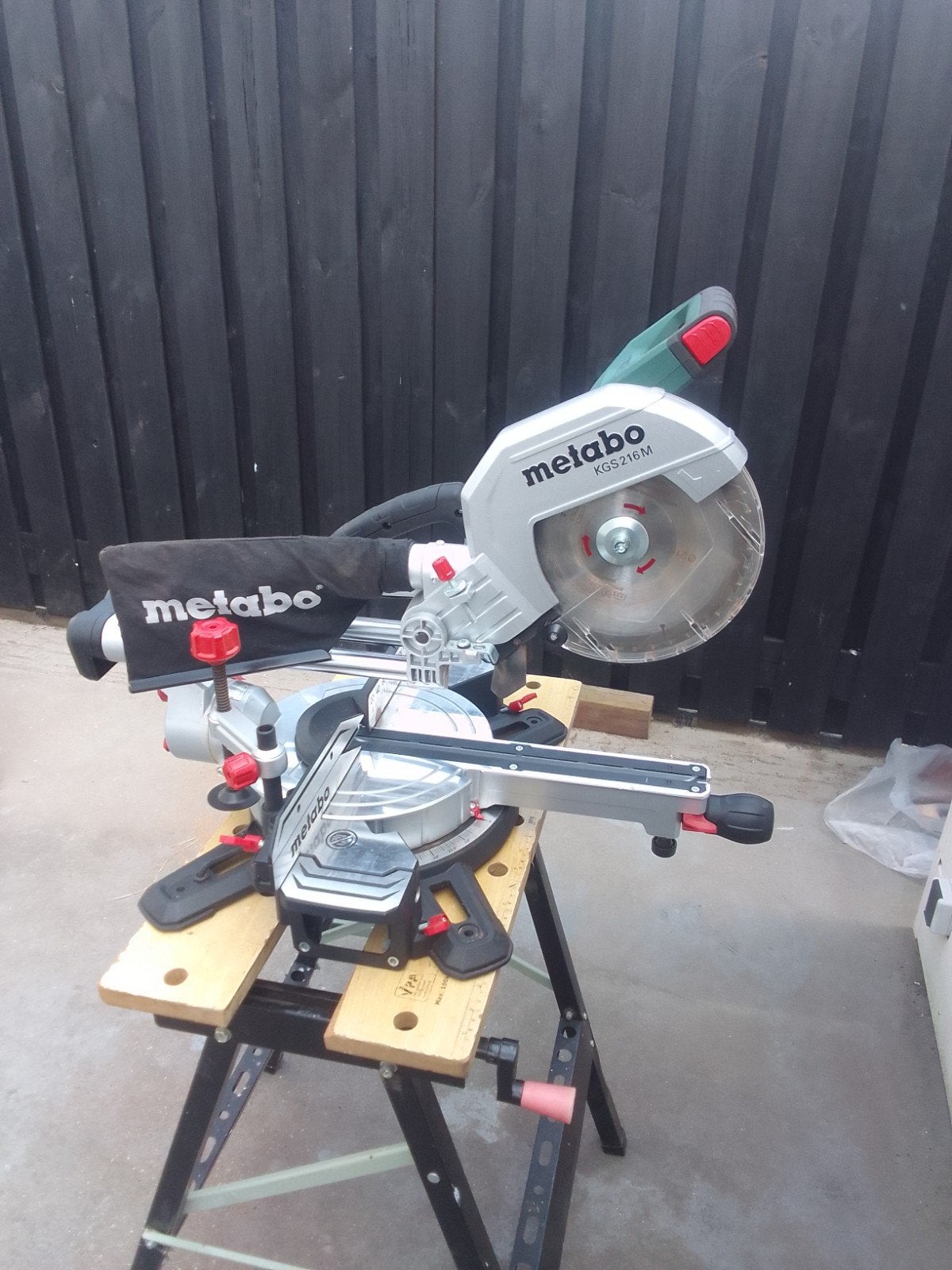 Afkortzaag Metabo, Doe-het-zelf en Verbouw, Gereedschap | Zaagmachines, Ophalen of Verzenden, Zo goed als nieuw, Afkortzaag, 30 tot 70 mm