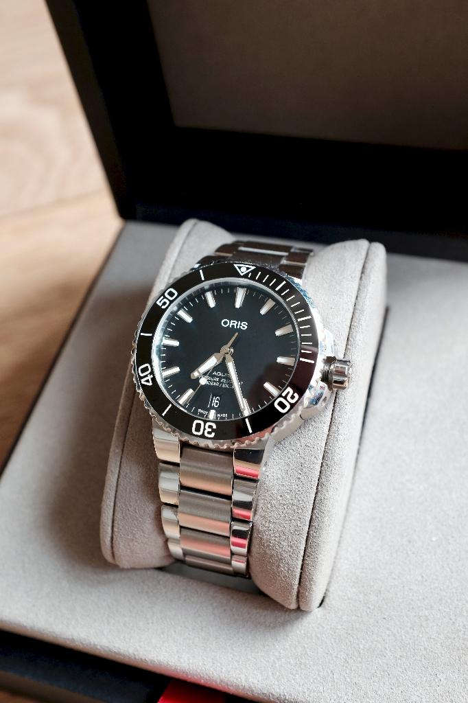 Oris Aquis Date 39,5mm - Full Set + extra rubber bracelet, Staal, Gebruikt, Staal, Polshorloge