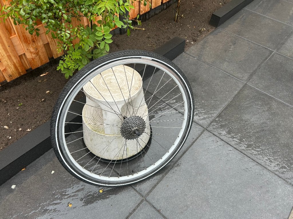 te koop:Achterwiel 28 inch 8 cassette versnellingen velgrem, Fietsen en Brommers, Fietsonderdelen, Gebruikt, Ophalen of Verzenden