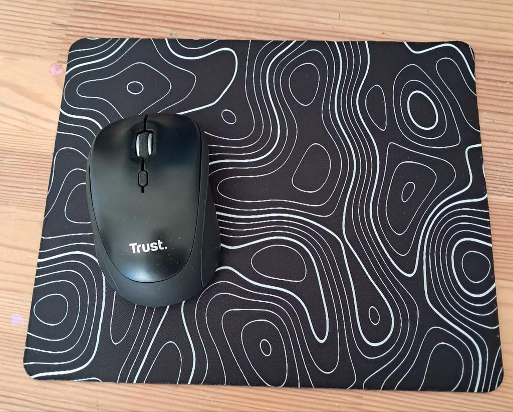 Gloednieuwe muismat met uniek topografisch design, Computers en Software, Muismatten, Ophalen of Verzenden, Gaming muismat, Nieuw
