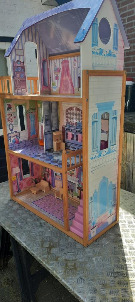 Groot poppenhuis, Ophalen, Zo goed als nieuw, Poppenhuis