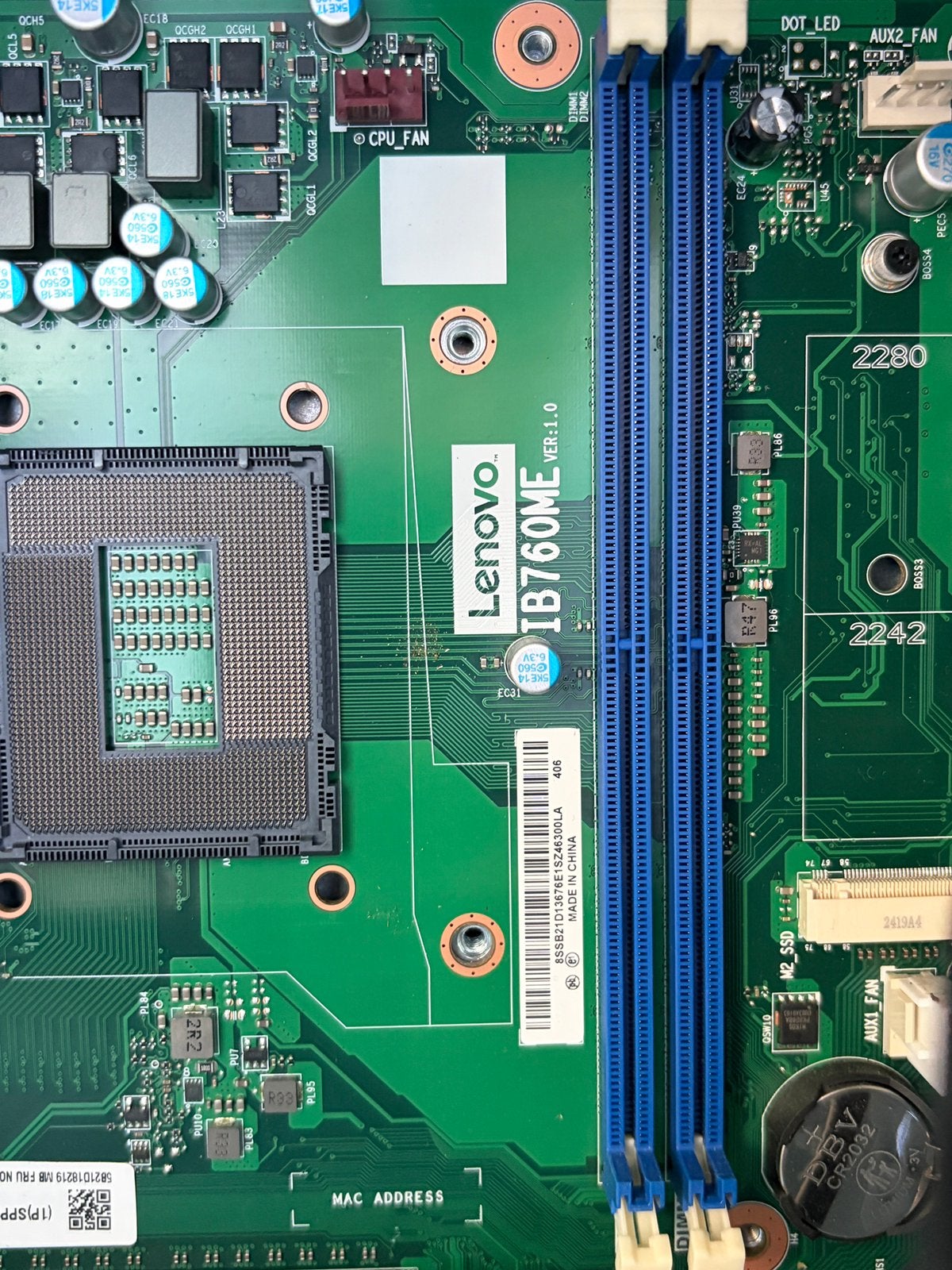 Foto 3 van Lenovo PC met LGA1700 socket Moederbord