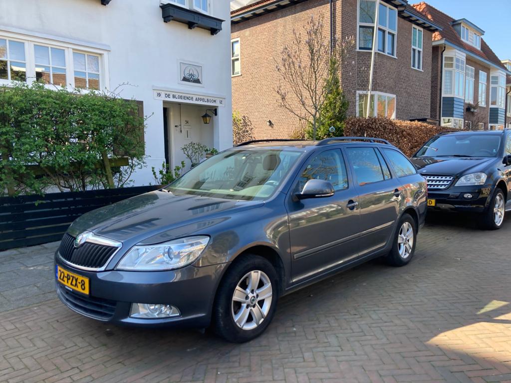 Skoda Octavia 1.2 TSI Combi 2011 Grijs, Voorwielaandrijving, 4 cilinders, Origineel Nederlands, 1200 kg