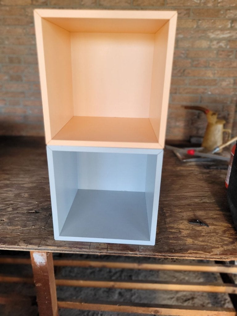 Wandschappen kubus 2 st zalm en licht grijs, Ophalen of Verzenden, Zo goed als nieuw, Meerkleurig, Hout