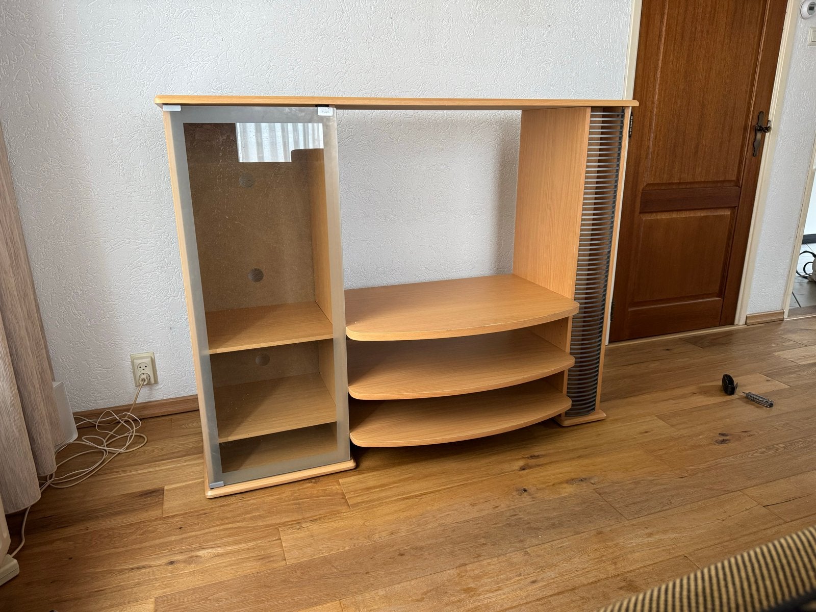 GRATIS TV MEUBEL L1420 x B550 x 1125 mm met vitrine + CD rek, Ophalen, Gebruikt, 100 tot 150 cm, 100 tot 150 cm