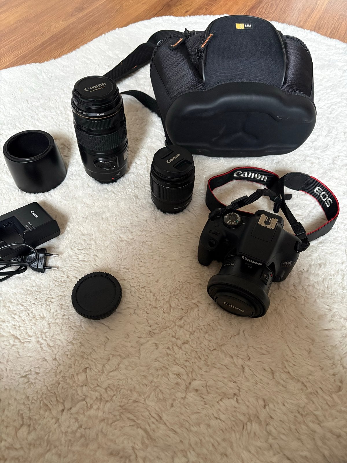 Canon EOS 2000D met 3 lenzen en tas, Audio, Tv en Foto, Fotografie | Lenzen en Objectieven, Ophalen of Verzenden, Zo goed als nieuw