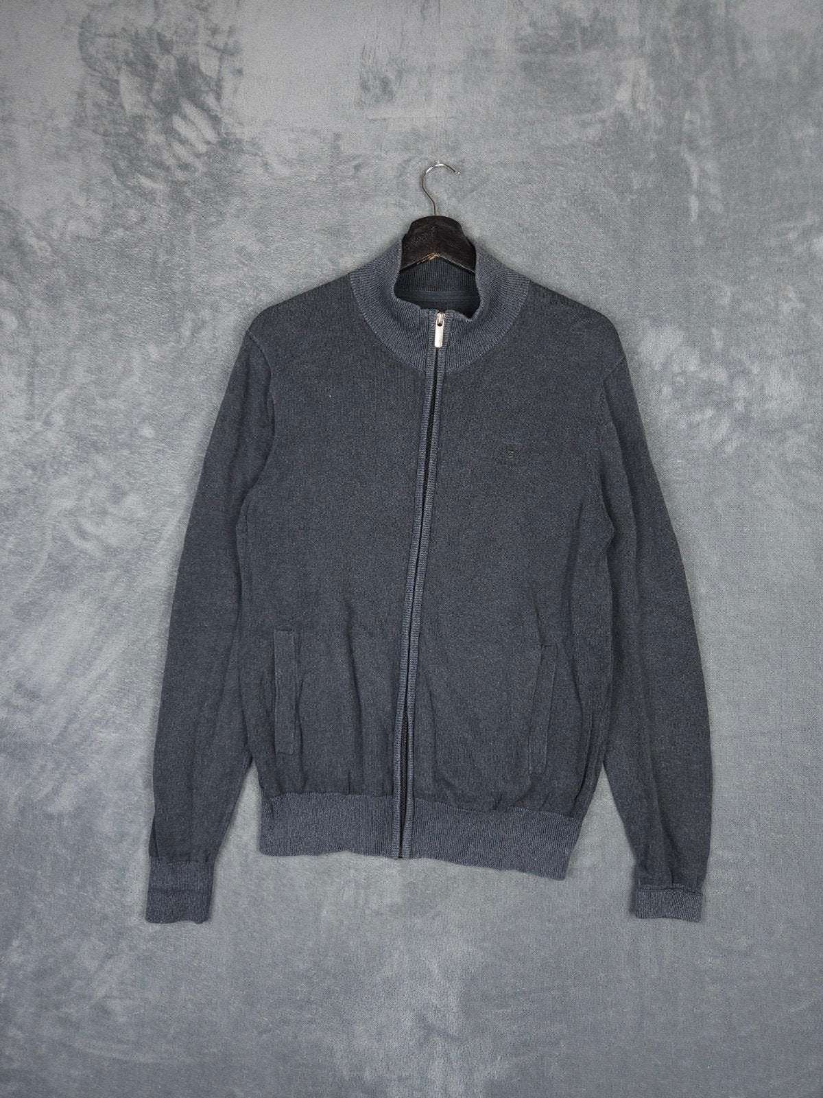 State Of Art Vest M Grijs Regular Trui

Staat: Goed, geen ge, Kleding | Heren, State of Art, Maat 48/50 (M), ., Ophalen of Verzenden