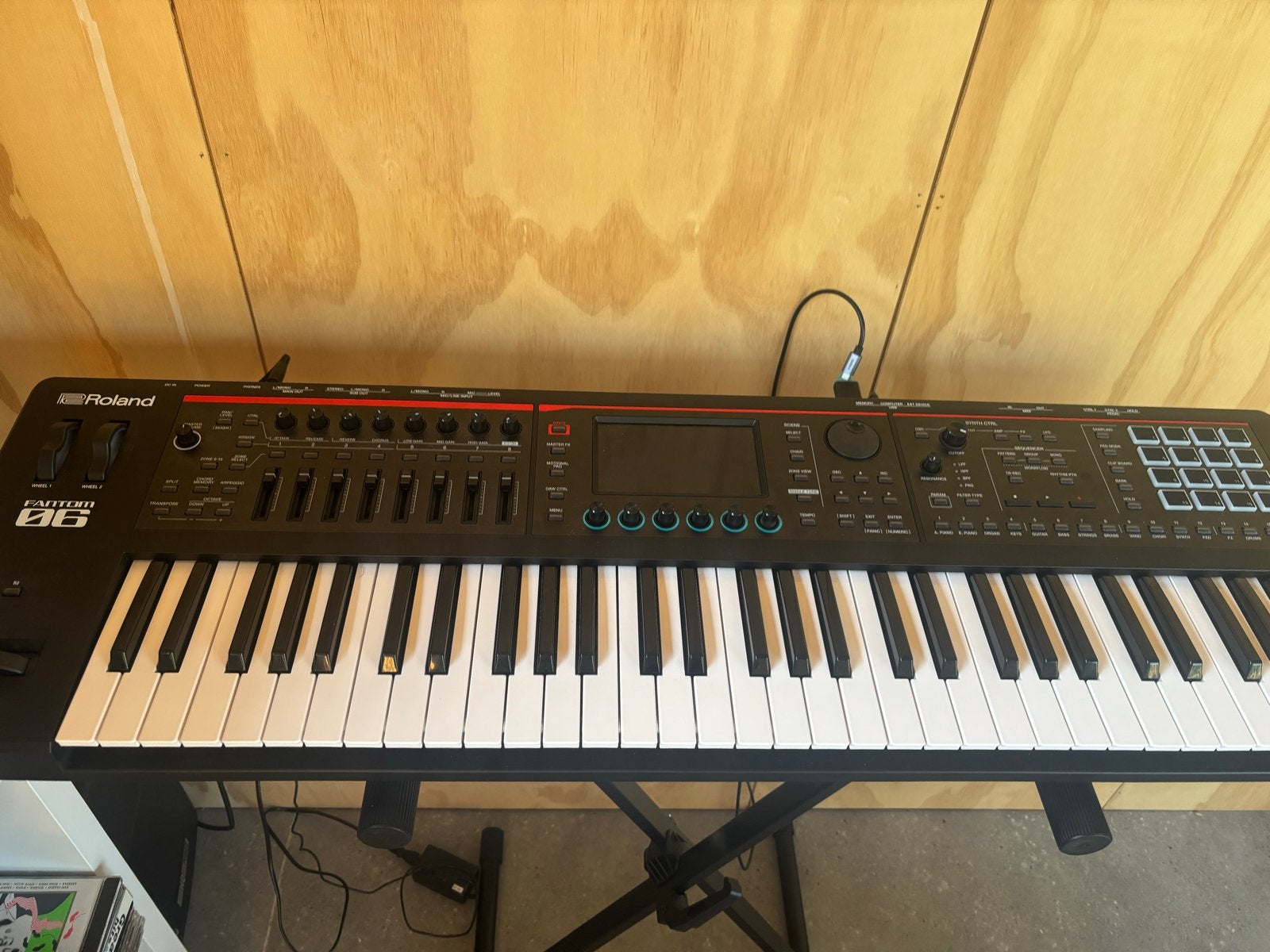 Roland Fantom 06 Synthesizer Workstation met Thon Case, Ophalen, 61 toetsen, Roland, Zo goed als nieuw