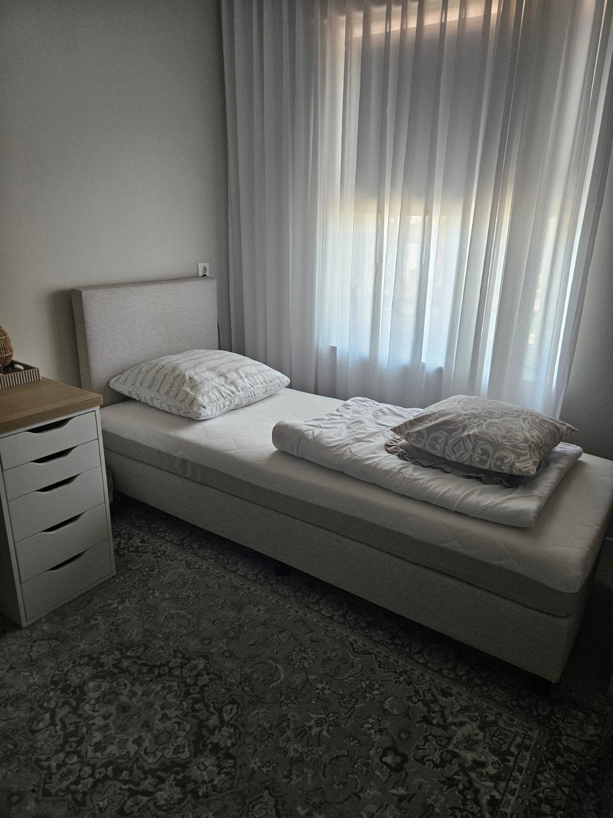 supermooie tienerboxspring ENKEL AFHALEN, Huis en Inrichting, Ophalen, Eenpersoons, Beige, Zo goed als nieuw