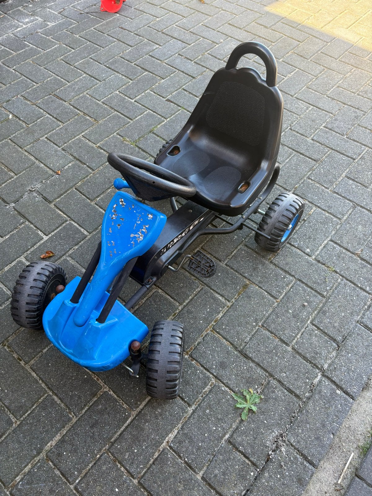 Blauwe skelter voor kinderen