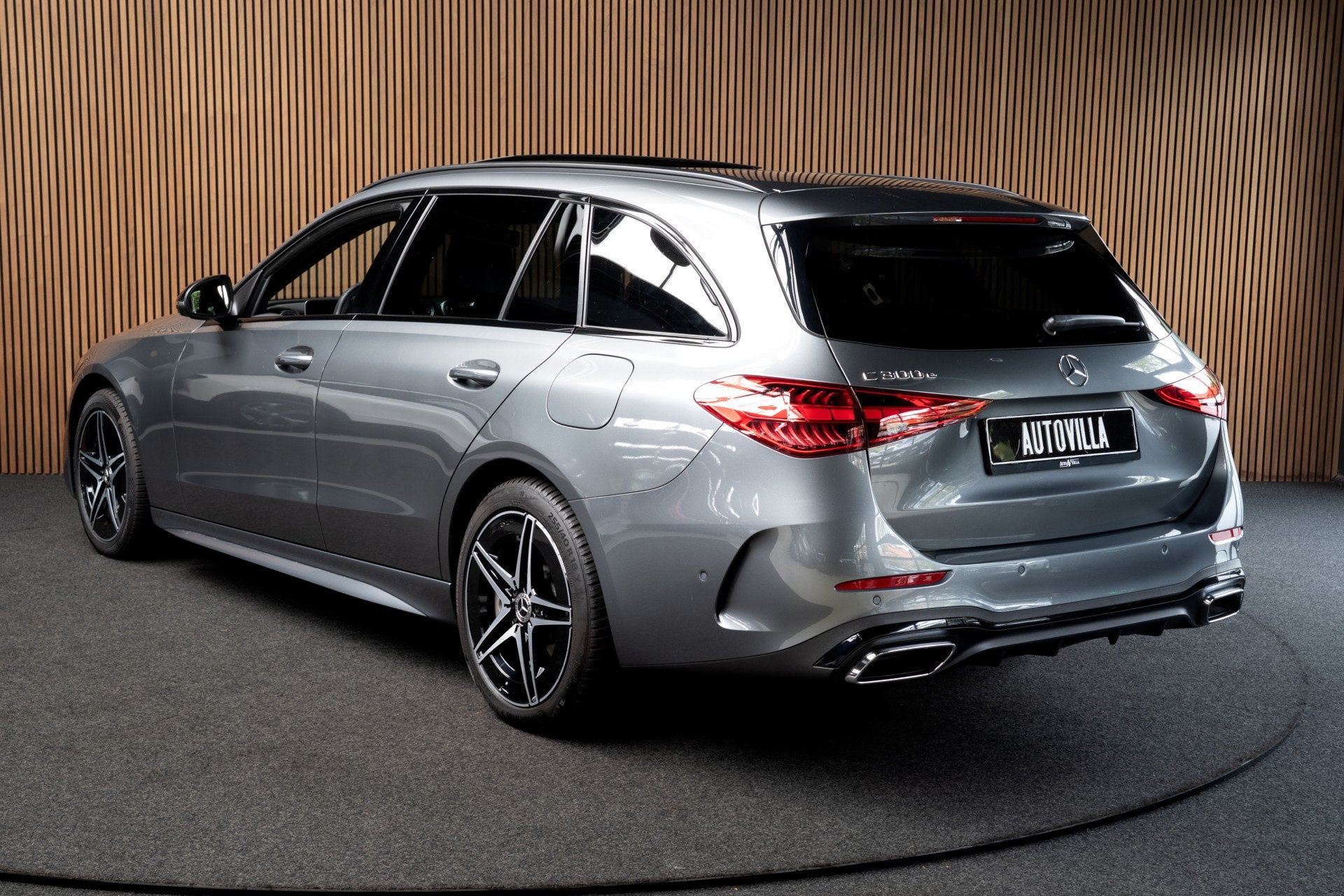 Mercedes-Benz C-Klasse Estate 300e AMG Line Leer 360° Memor, Automaat, Dealer onderhouden, Achterwielaandrijving, Gebruikt