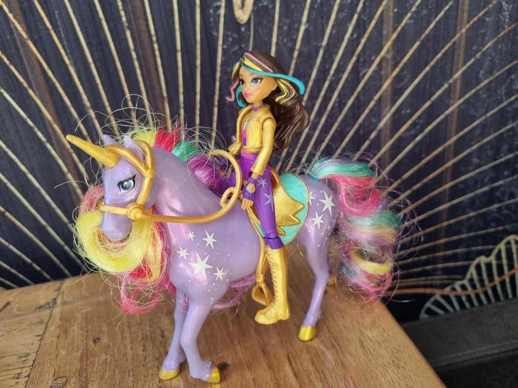 Unicorn Academy, Ophalen of Verzenden, Zo goed als nieuw, Meisje