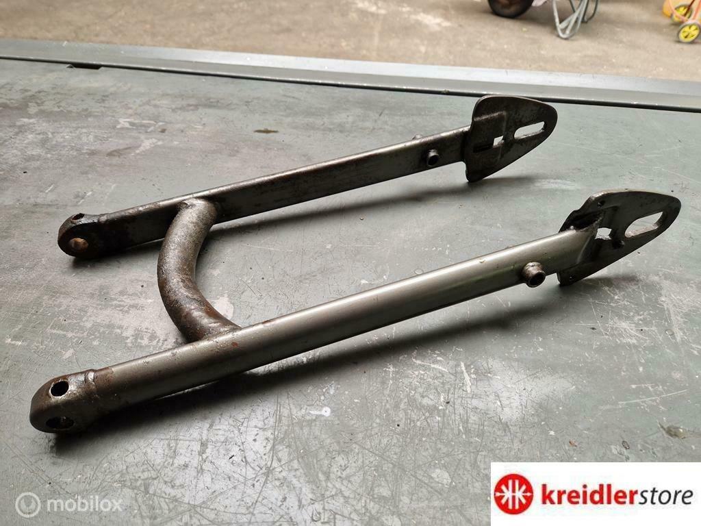 Kreidler buffeltank achterbrug model 66-72 kaarsrecht 1e lak, Fietsen en Brommers, Brommeronderdelen | Kreidler, Gebruikt, Ophalen of Verzenden