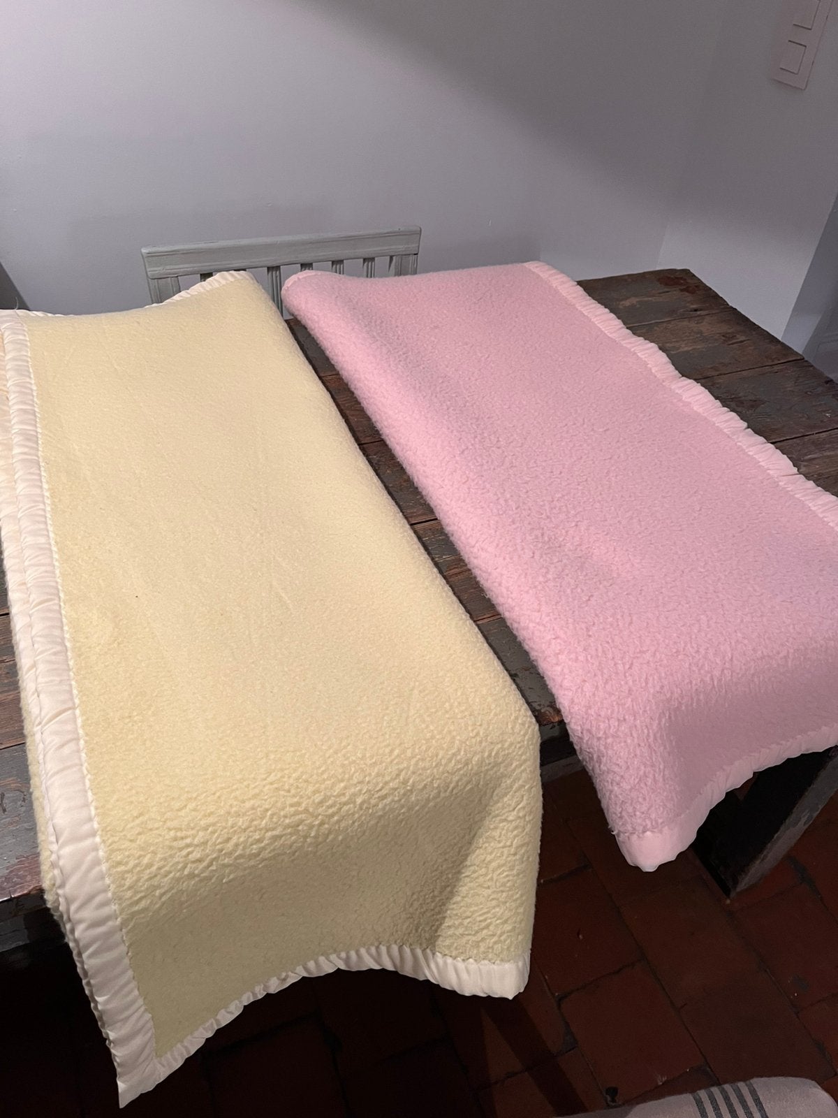MOOIE DEKENS BABYDEKEN SPREI ZACHT ZGSTAAT, Kinderen en Baby's, Ophalen of Verzenden, Zo goed als nieuw, Geel