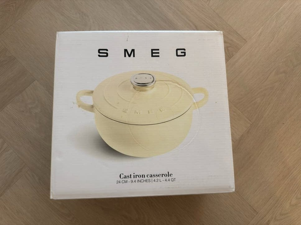 NIEUW SMEG Gietijzeren Braadpan - Crème, 24cm, Huis en Inrichting, Keuken | Potten en Pannen, Ophalen of Verzenden, Nieuw, Gietijzer