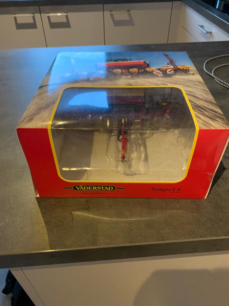 Vaderstad tempo f8 maiszetter 1:32, Hobby en Vrije tijd, Modelauto's | 1:32, Verzenden, Nieuw, Tractor of Landbouw, Overige merken