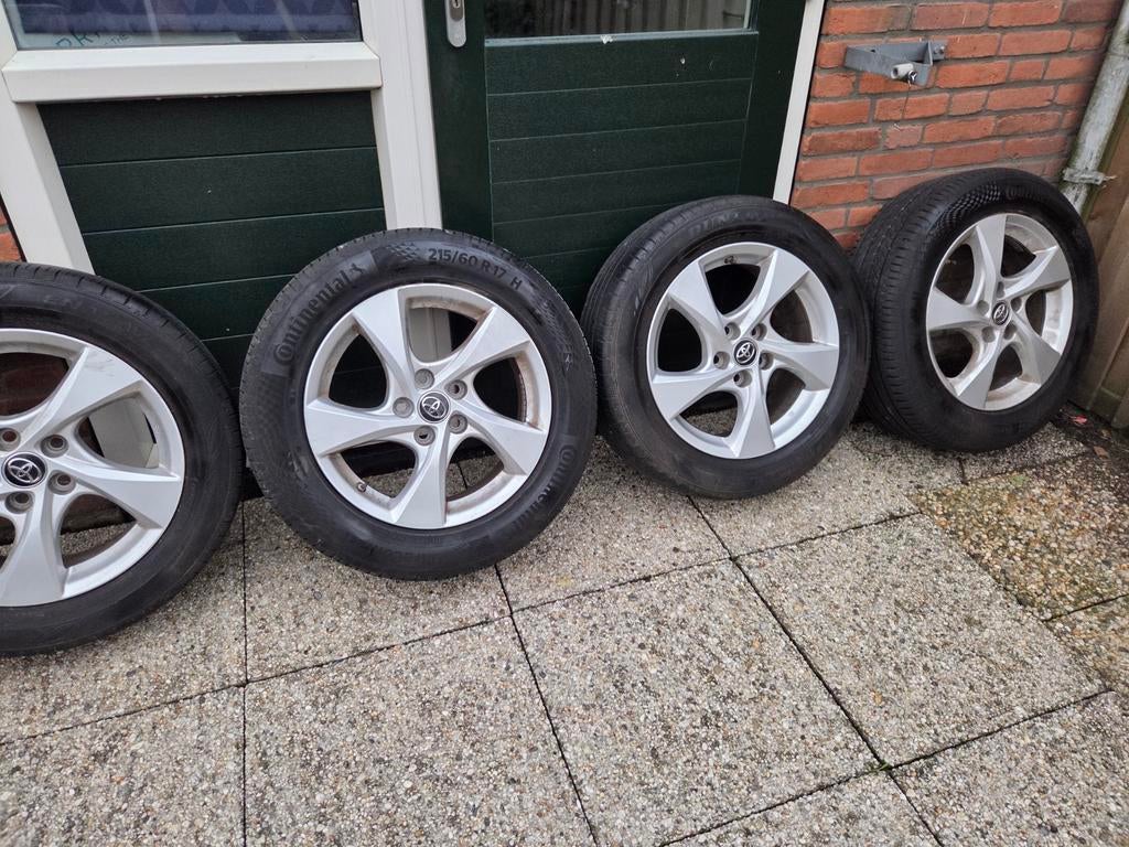 Toyota chr originel L.M velgen zomerbanden, Auto-onderdelen, Ophalen, Zomerbanden, Velg(en)