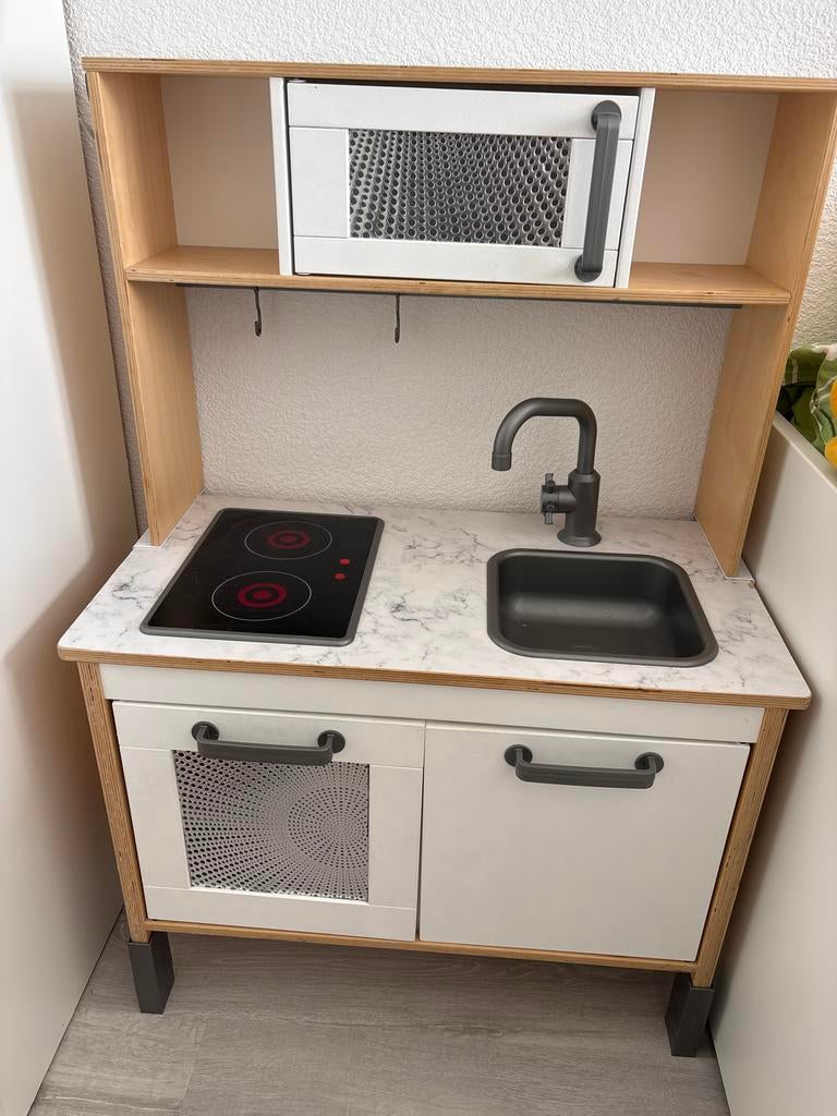 IKEA Duktig Speelkeuken met marmerlook en kraan, Ophalen, Zo goed als nieuw, Hout, Speelkeuken