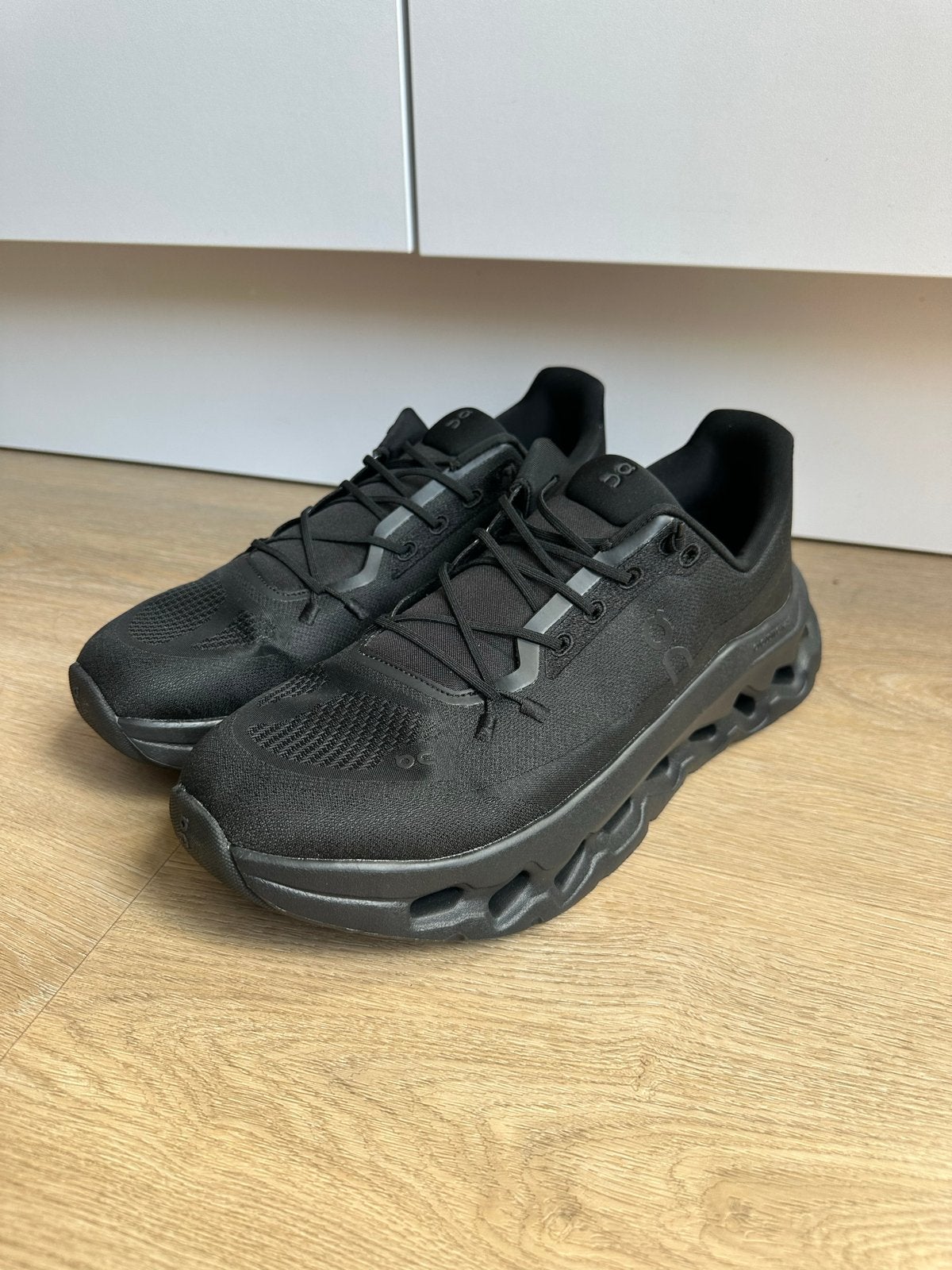 On Cloud sneakers zwart, nieuw in doos - maat 45, Kleding | Heren, Schoenen, Ophalen of Verzenden, Nieuw, Zwart, Sneakers of Gympen