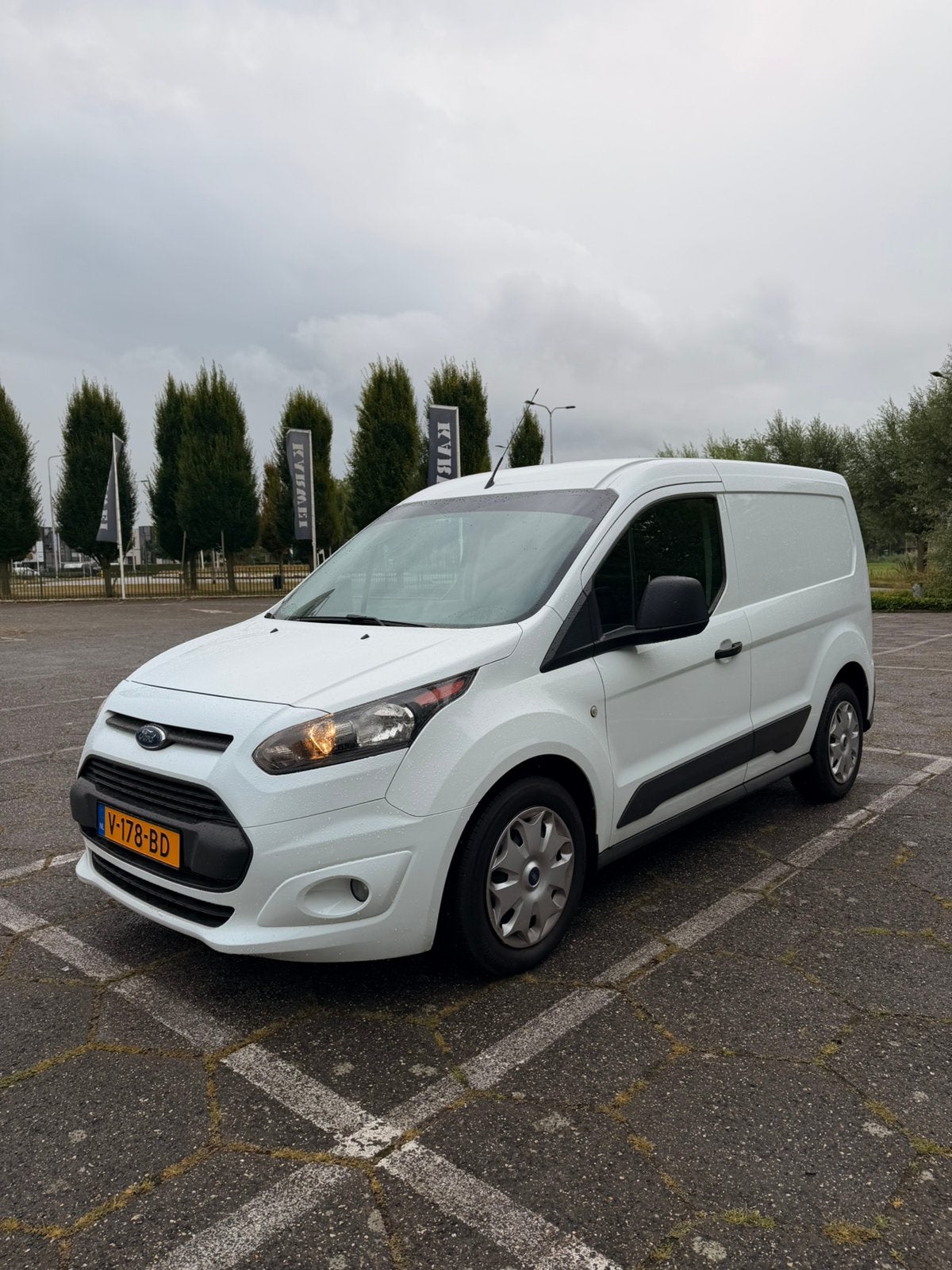 Ford Transit Connect 1.5 Tdci nieuwe banden+roetfilter etc., Auto's, Voorwielaandrijving, 745 kg, Stof, 74 pk