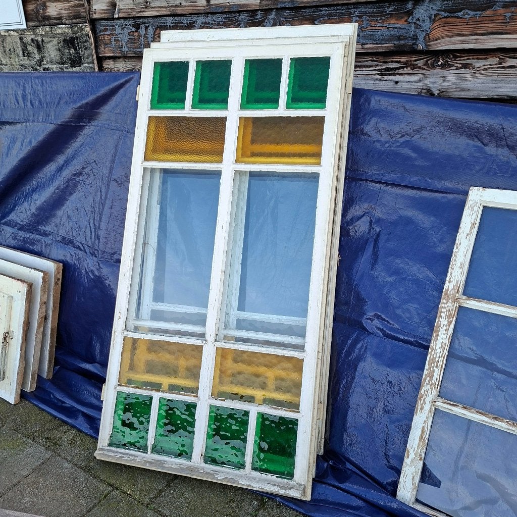 Raam met oud gekleurd glas, Ophalen