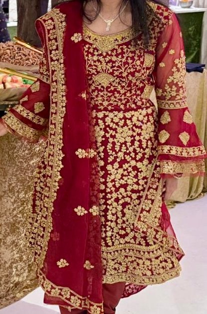 Rode Anarkali met Gouden Bewerkingen - Maat S/36, Overige typen, Ophalen of Verzenden, Maat 36 (S), Gedragen