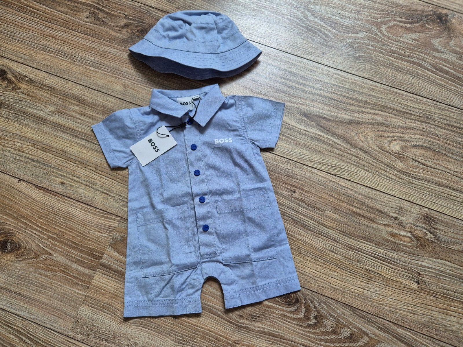 Hugo boss pakje met hoedje maatje 56, Kinderen en Baby's, Babykleding | Maat 56, Nieuw, Ophalen of Verzenden, Jongetje, Hugo Boss