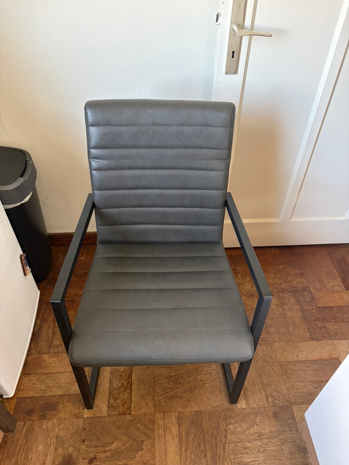 2 Luxe Antracietgrijze Eetkamerstoellen, Ophalen, Grijs, Twee