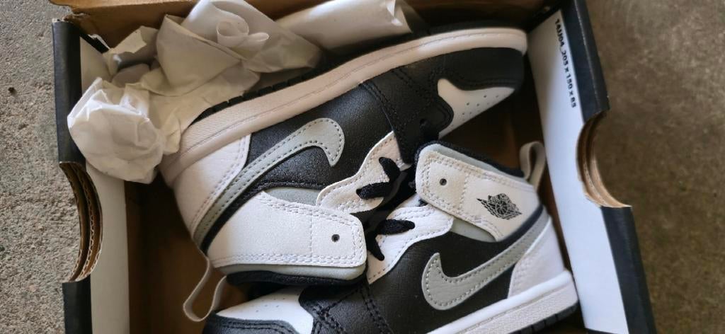 De schonenen paar gloednieuwe Jordan 1 Mid (TD) sneaker, Ophalen of Verzenden, Nieuw, Zwart, Sneakers of Gympen