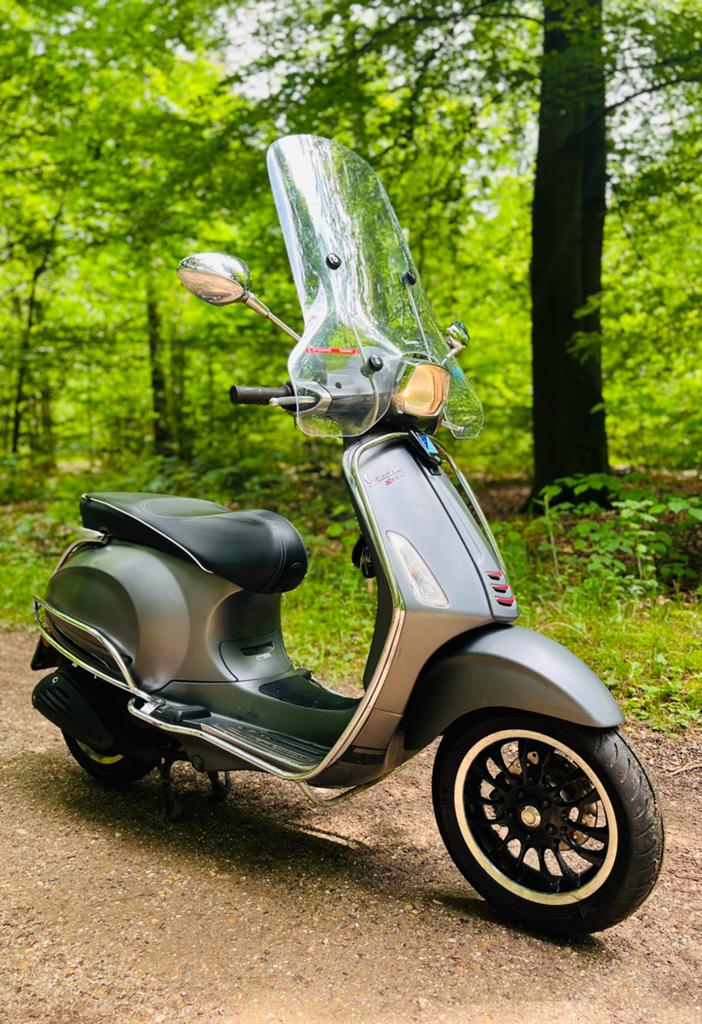 Vespa Sprint 2015 50cc 4T 2V Titanio Grey, Fietsen en Brommers, Scooters | Vespa, Ophalen, Gebruikt, Maximaal 25 km/u, Benzine