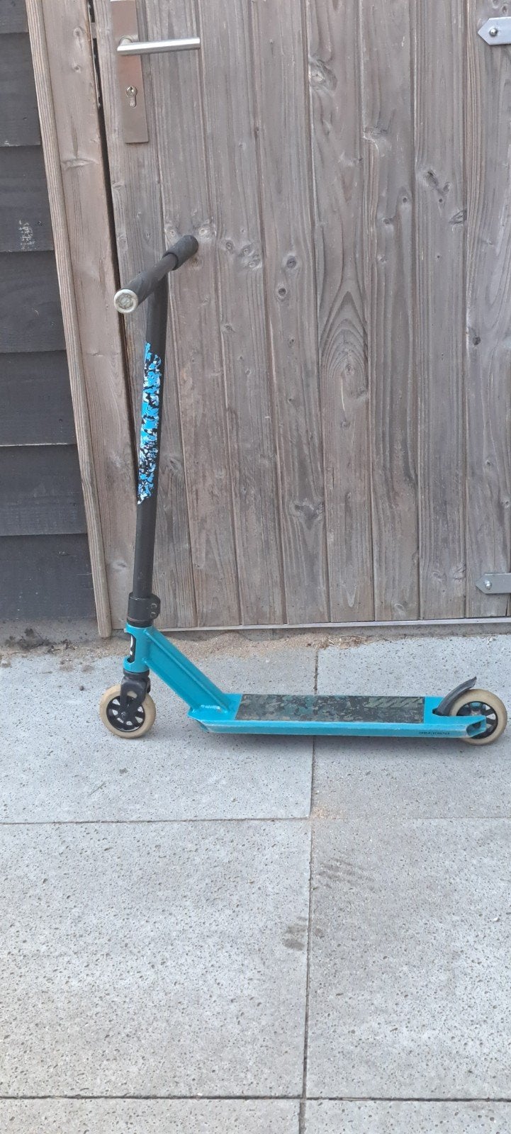 Decathlon Stuntstep tot 100 kg, Fietsen en Brommers, Steps, Ophalen of Verzenden, Gebruikt, Gewone step