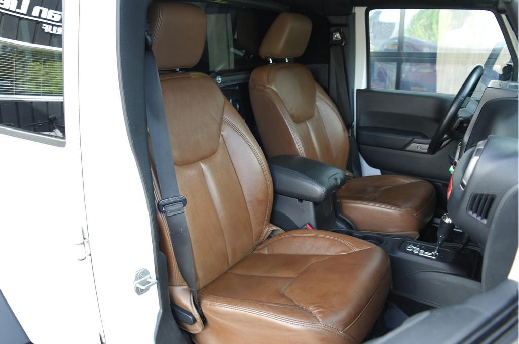 Jeep Wrangler 2.8 CRD Sport | NL-Auto | MARGE | Grijs Kentek, Auto's, Bestelauto's, Euro 5, Gebruikt, 4 cilinders, Wit