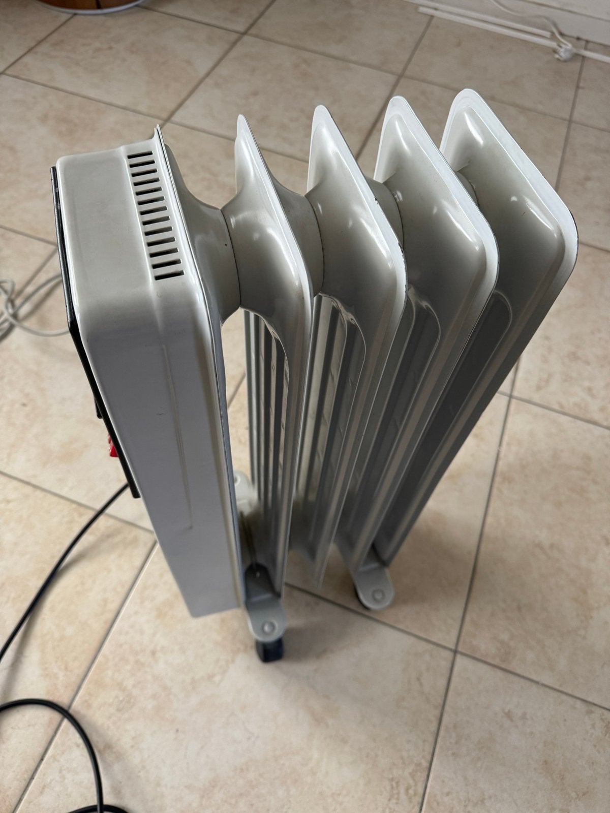 RD Oliegevulde Radiator - Draagbare Elektrische Kachel, Gebruikt, Radiator, Minder dan 60 cm, Ophalen of Verzenden