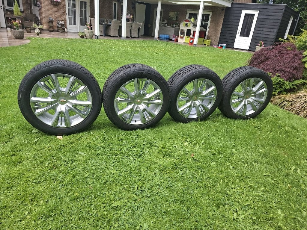 Chevrolet Silverado velgen + Bridgestone banden 275/50R22, Ophalen, 275 mm, Nieuw, All Season