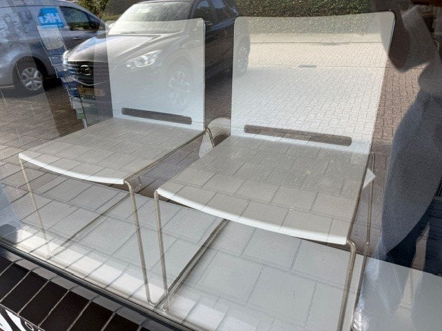 2 stoelen van Markant, Ophalen, Kunststof, Twee, Wit