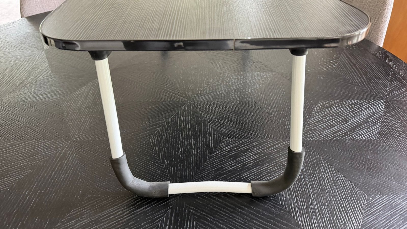Opvouwbare laptoptafel / bedtafel / ontbijtplateau, Huis en Inrichting, Ophalen, Minder dan 45 cm, 55 tot 75 cm, Zo goed als nieuw