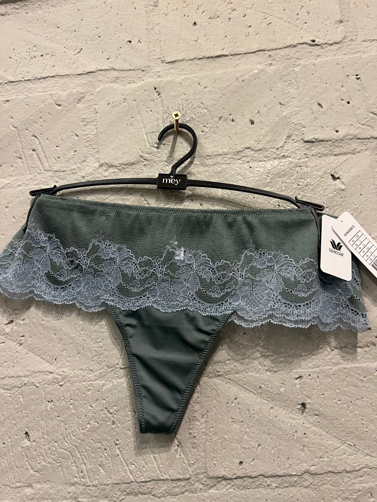 Wacoal string maat L 40/42 NIEUW!! Nu €10,-, Ophalen of Verzenden, String