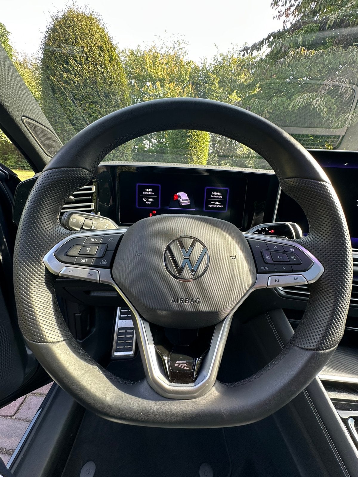 Foto 18 van Volkswagen Tiguan Hybride 272PK R-Line 2025 Dolphin Grijs