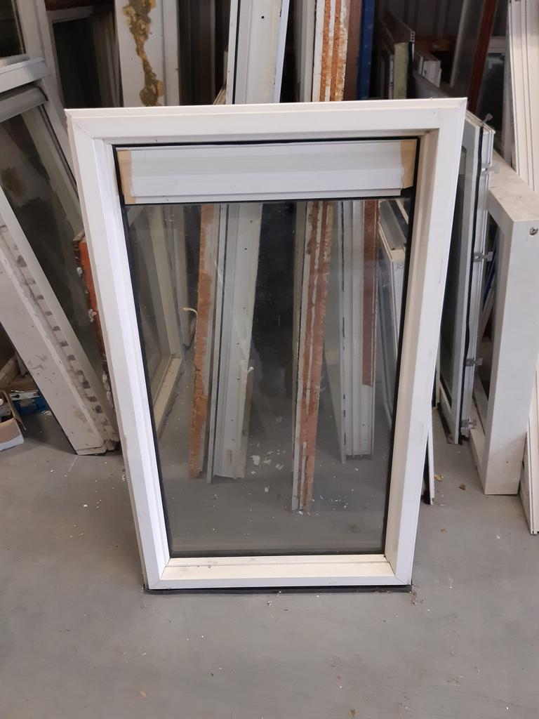 Kunststof  kozijn 83*138, Ophalen, Kunststof, Minder dan 3 meter, Zo goed als nieuw