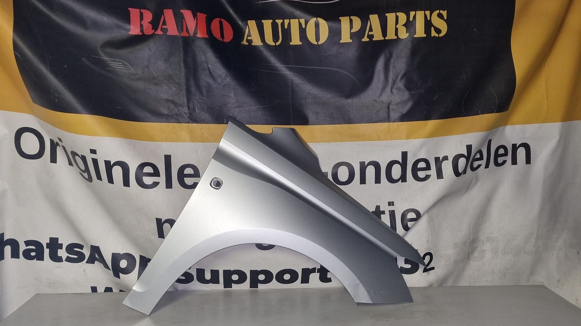 SPATBORD VW CADDY 5V 2K7 RECHTS ORIGINEEL ZIJSCHERM, Auto-onderdelen, Gebruikt, -, Volkswagen, -