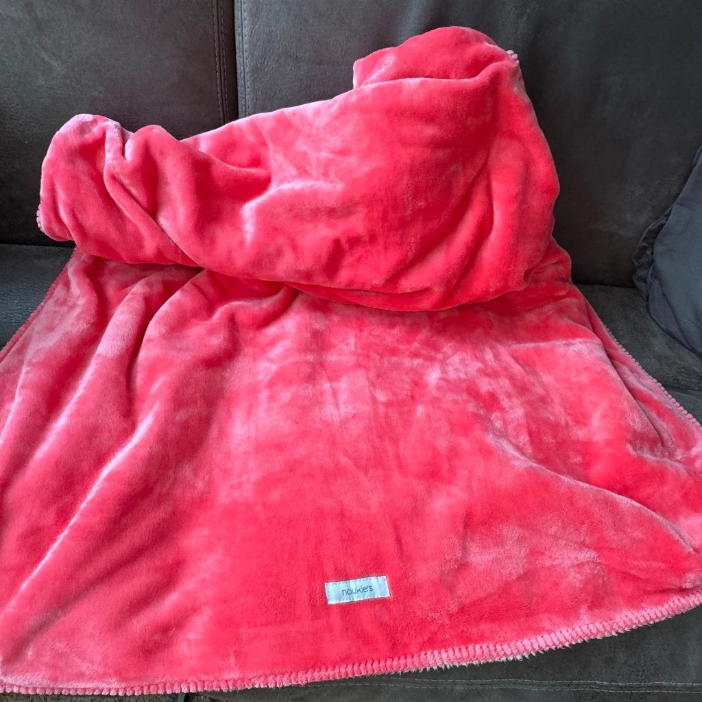 Babydeken velours kleur watermeloen, merk Noukies 100x150, Overige kleuren, Nieuw, Ophalen of Verzenden, 150 cm