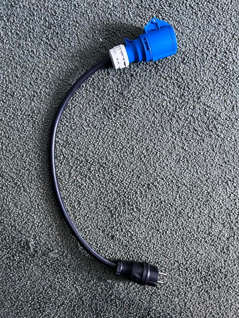Verloop kabel met pce doos en stekker 220 v, Ophalen of Verzenden, Zo goed als nieuw