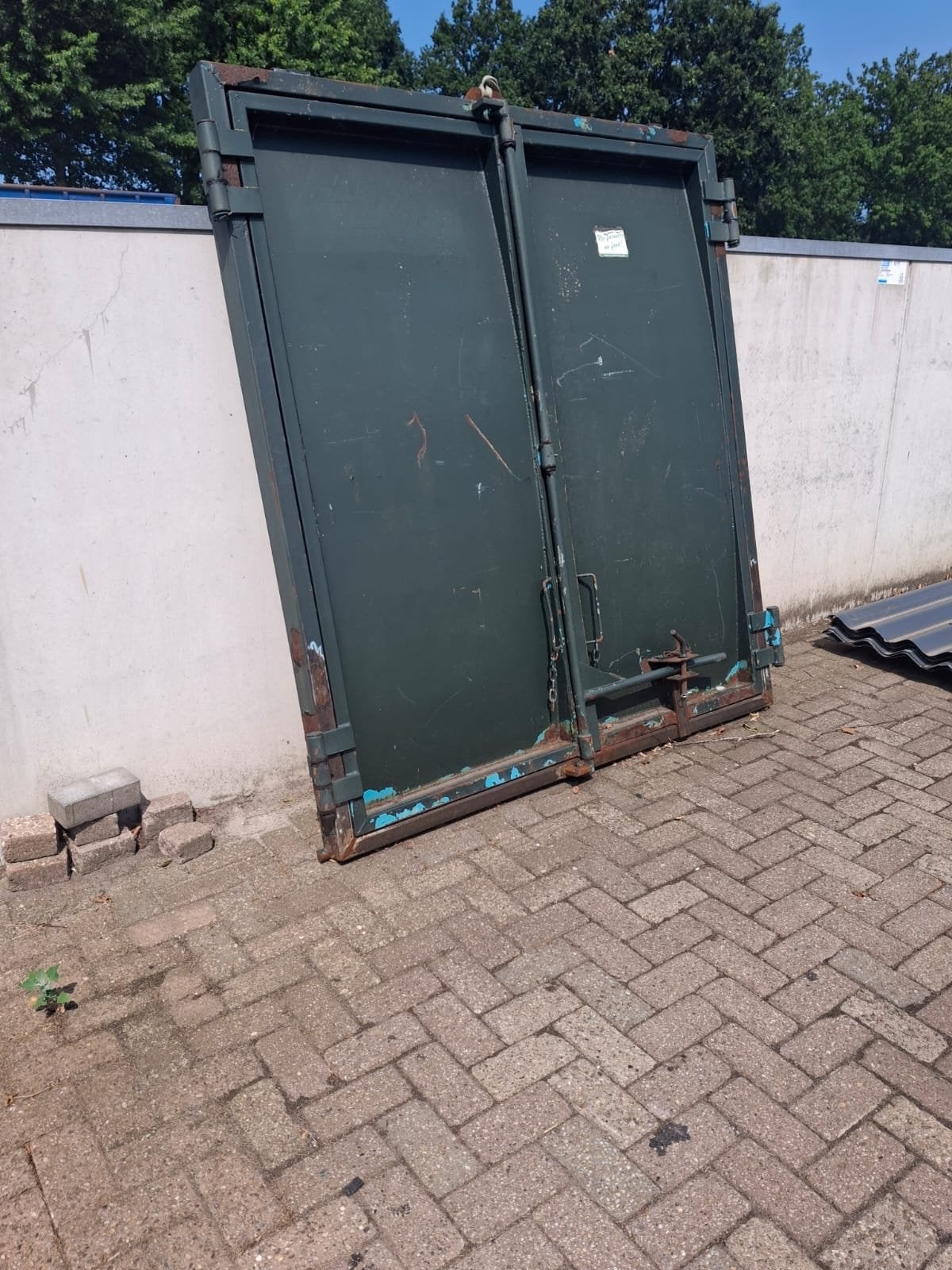 Robuuste metalen deuren - Ideaal voor opslag of container, Ophalen