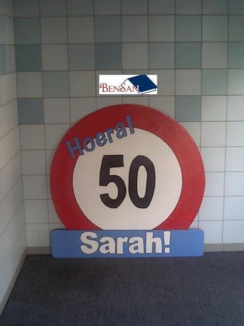 verjaardagbord 50 jaar sarah verjaardag bord bensan enter, Hobby en Vrije tijd, Ophalen, Zo goed als nieuw, Verjaardag