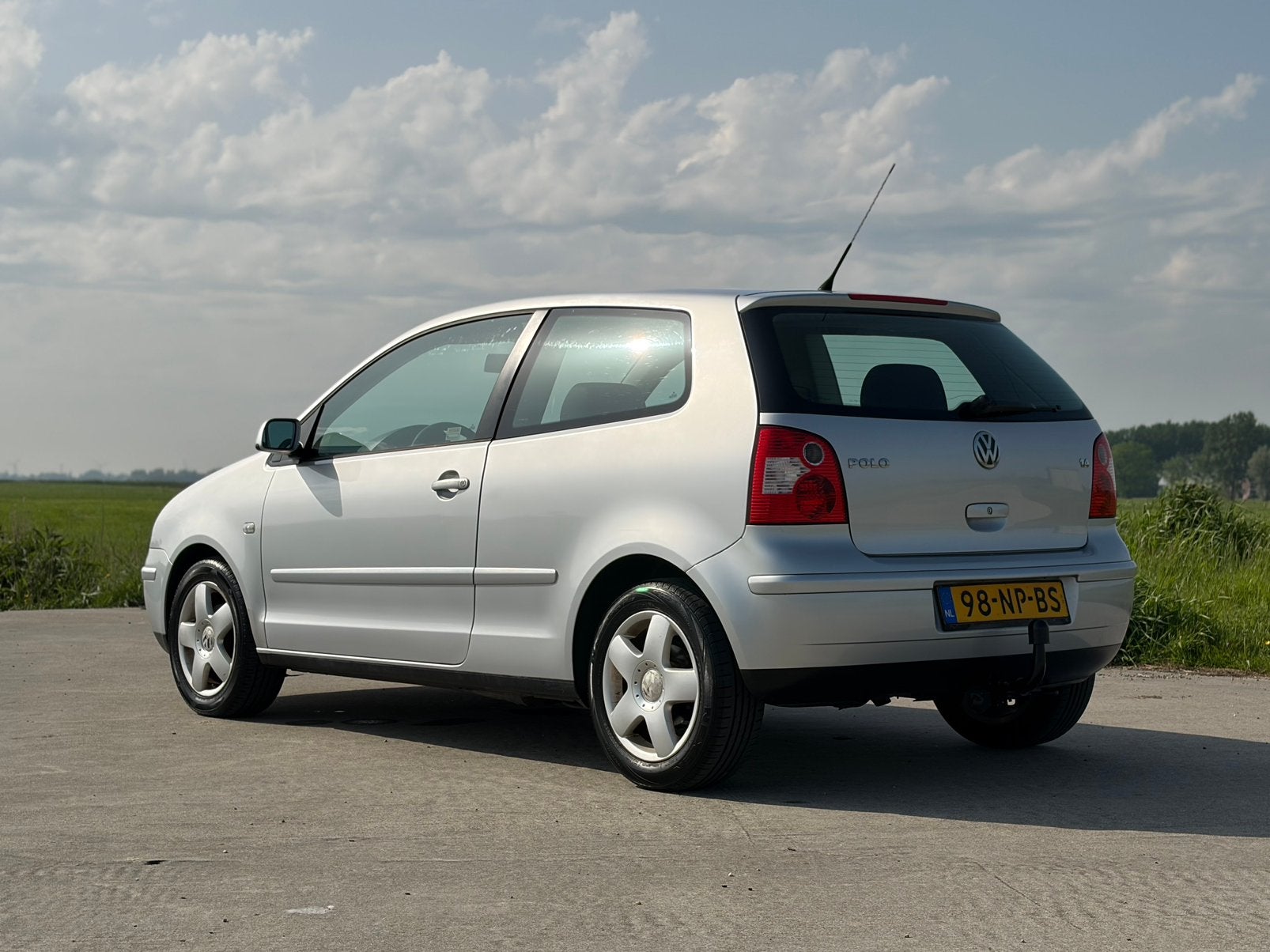 Volkswagen Polo 1.4 16V Bj 2004 Sportline Nw Apk, Voorwielaandrijving, Stof, 40 €/maand, Zwart
