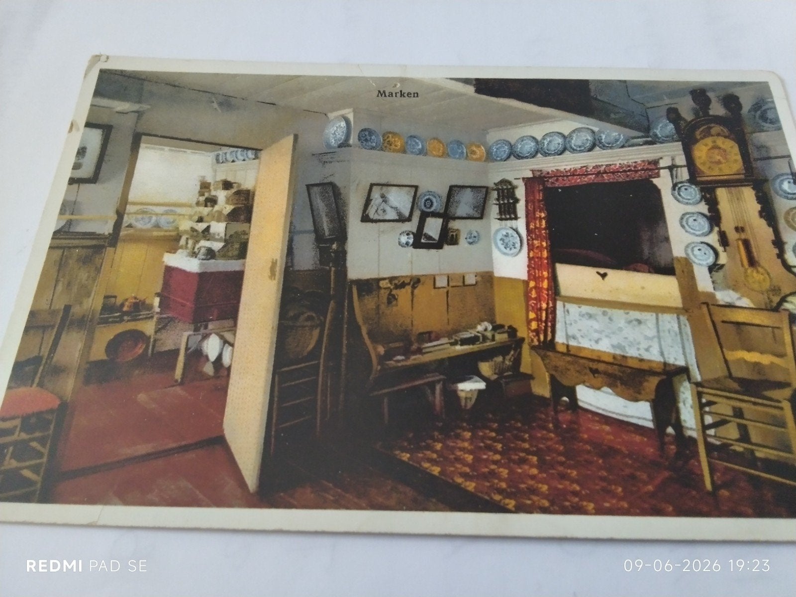 Oude ansichtkaart Marken interieur Photocrhomie D&D, Ophalen of Verzenden, Voor 1920, Noord-Holland