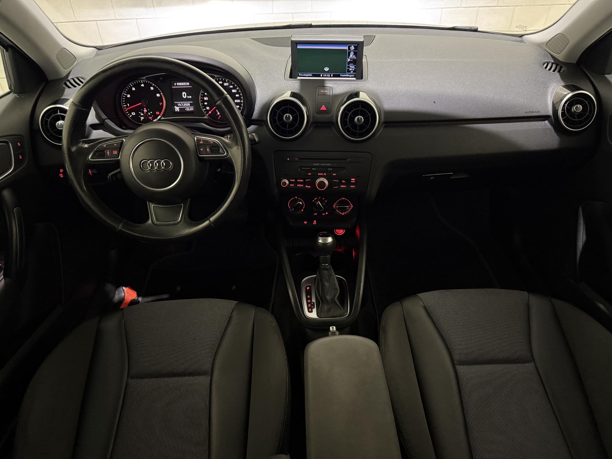 Audi A1 Sportback 1.4 TFSI Ambition Pro Line Business Navi/C, Auto's, Audi, Euro 5, Stof, Zwart, 4 cilinders
