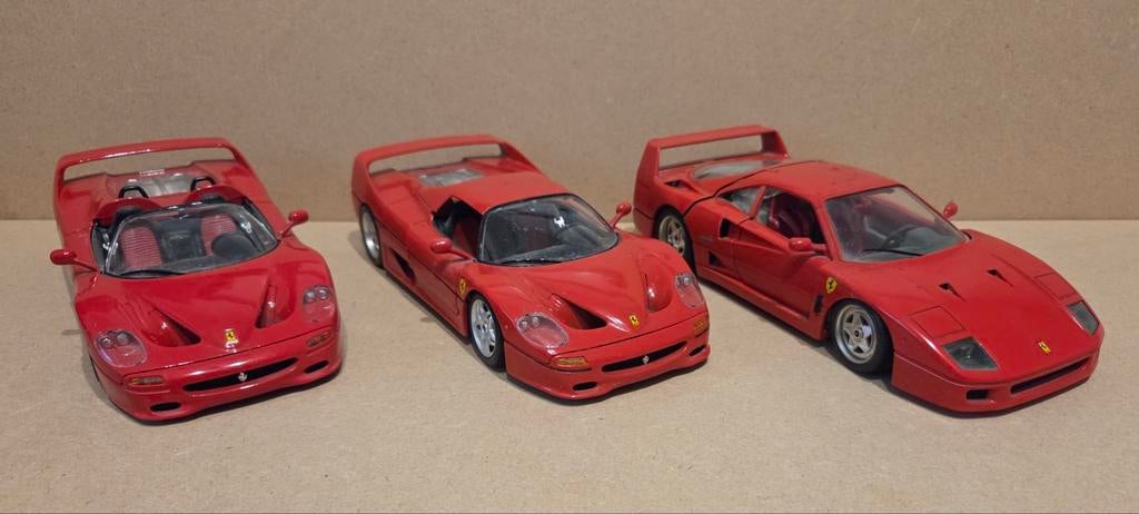 Bburago Ferrari modelauto's 1:18. De prijzen zijn per stuk., Hobby en Vrije tijd, Modelauto's | 1:18, Ophalen of Verzenden, Gebruikt